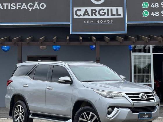 TOYOTA HILUX 2.8 SRV 4X4 CD 16V DIESEL 4P AUTOMÁTICO TOYOTA HILUX 2.8 SRV 4X4 CD 16V DIESEL 4P AUTOMÁTICO